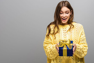 13 гаджетов на 8 Марта: полезные подарки для неё