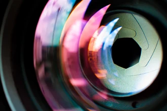 Новости науки и техники: биотопливо для самолётов, гигантский двигатель и звёзды без голов