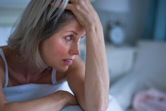 Плохой сон и Альцгеймер: как недосып готовит почву для деменции?