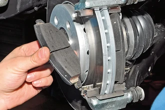 5 признаков износа тормозных колодок: как вовремя понять, что пора менять