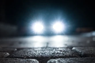 Дальний свет по правилам: проверьте, умеете ли вы правильно общаться фарами