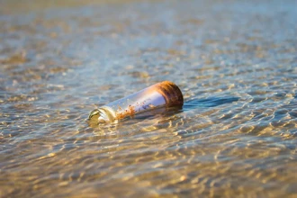 Найденное в Нью-Джерси послание в бутылке бьет рекорд возраста