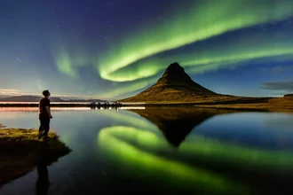 Полярные сияния будут все южнее: как солнечные бури меняют карту неба