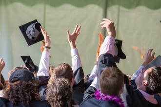 Гены или среда? Что сильнее влияет на успеваемость ребёнка в школе