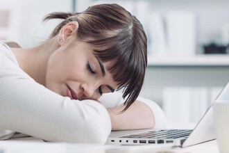 Еда против джетлага: как пребиотики защищают сон и восстанавливают ритмы