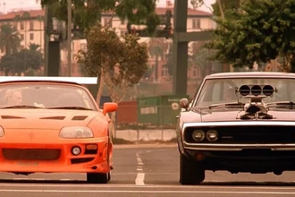 Почему драг-рейсинг — это не скучно: секрет популярности самых коротких гонок