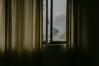 Как правильно выбрать шторы для дома: ключевые параметры и советы