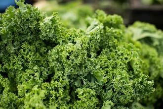 Диетологи советуют: добавьте этот забытый овощ в свой рацион