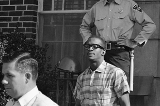 Джеймс Худ: как первый чернокожий студент бросил вызов университету Алабамы