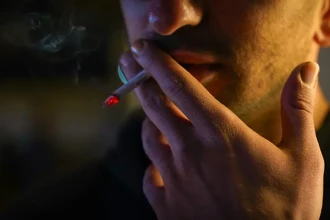 Какие черты личности заставляют человека курить? Психологи нашли ответ