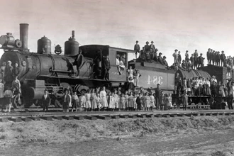 Сиротские поезда в США: как 200 тысяч детей перевозили на Запад