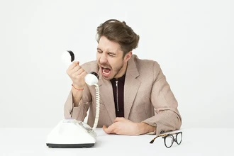 Японский ИИ-фильтр для колл-центров: как превратить крик в спокойную речь