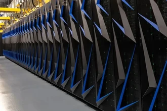 Языковые модели для смартфона: как 1-битная архитектура экономит память и энергию