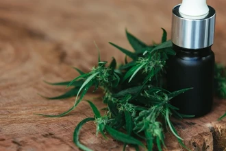 Каннабис и тревога: как «трава» повышает риски для психики