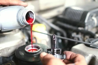 Тормозная жидкость стареет: как проверить и когда срочно менять