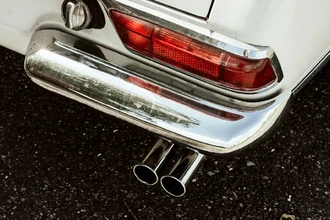 Громкий выхлоп и характер: почему шумные водители склонны к психопатии?