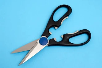 Зачем нужны зубчики на ножницах: 3 неожиданных способа их использования