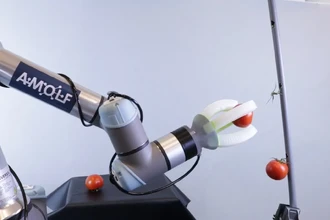 Мягкие надувные пальцы: как робот учится собирать хрупкие фрукты