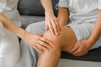 Российский прорыв: создан первый в мире препарат для лечения болезни Бехтерева