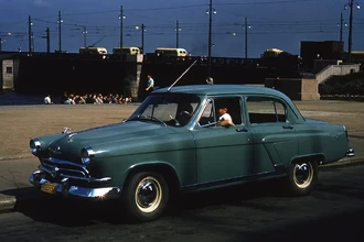 Как водили деды: 4 неожиданные особенности старых «Москвичей» и «Волг»