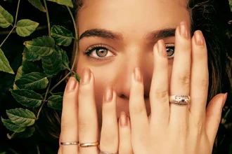 Маникюр как терапия: как разговор с мастером улучшает психическое здоровье