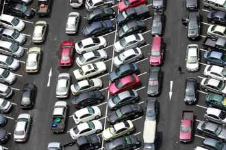 Как найти парковку в центре города: рабочие лайфхаки и приложения