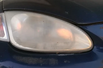 WD-40 против желтых фар: простой способ вернуть прозрачность фарам