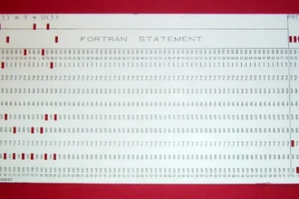 Как читать перфокарты: двоичный код на бумаге — язык первых компьютеров