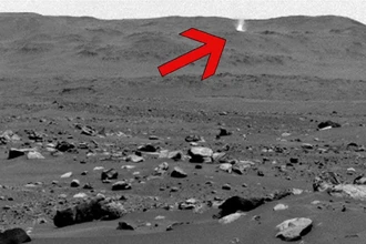 Гигантский двухкилометровый пылевой вихрь на Марсе: кадры марсохода