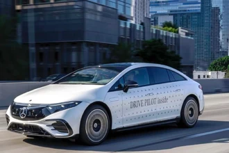 Mercedes-Benz Drive Pilot: Система, которая ведёт машину за вас